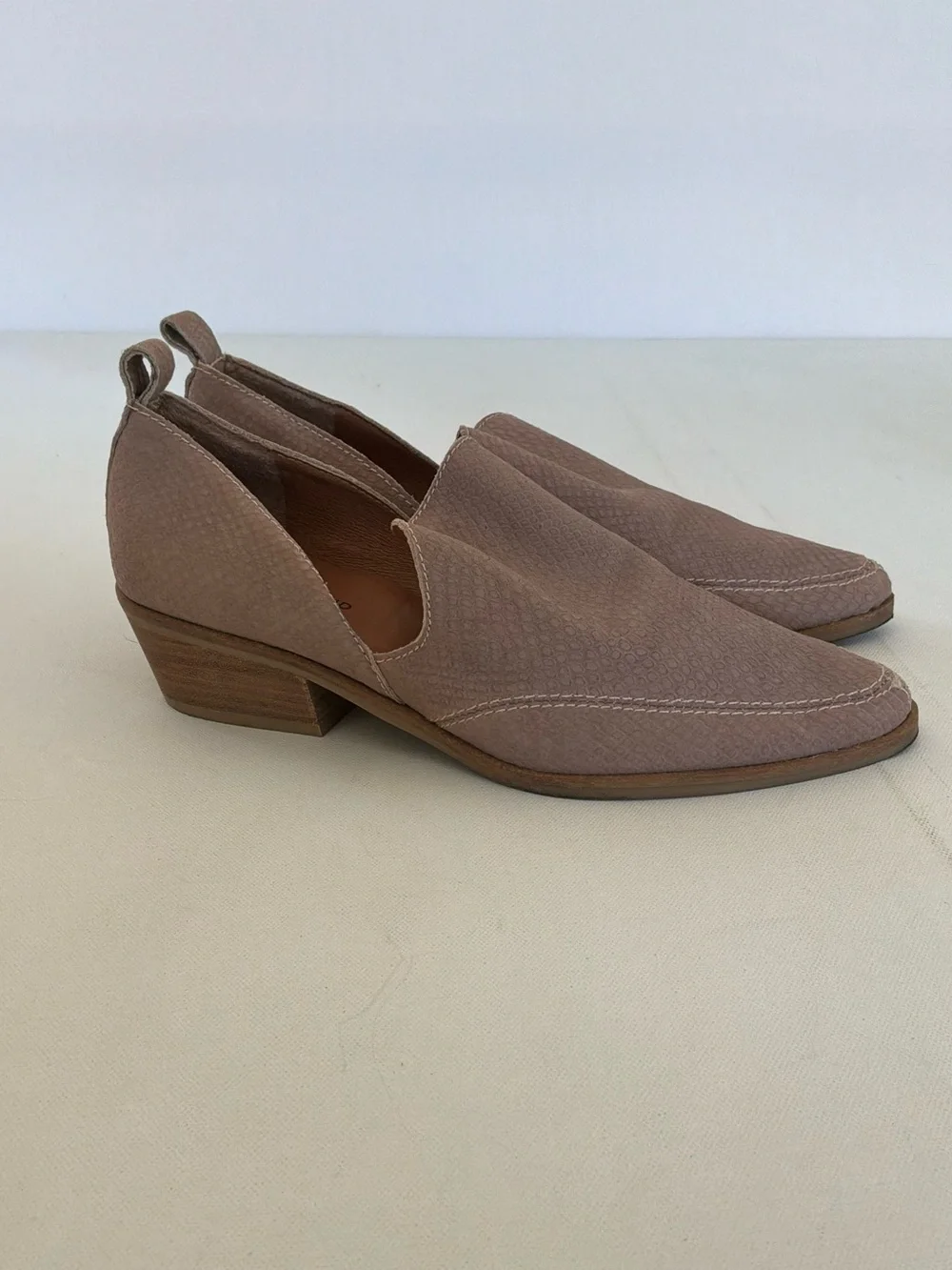 Lucky Brand Mahzan Blush Pink Leather Loafers Slip-On Shoes Women’s Size 7.5